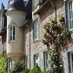 Dans Un Chateau Dans Le Anjou 3*
