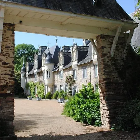 Dans Un Chateau Dans Le Anjou 3*